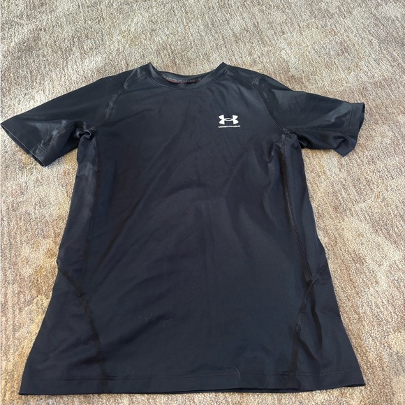 Under Armour Tops - Under Armour Black HeatGear Shirt
